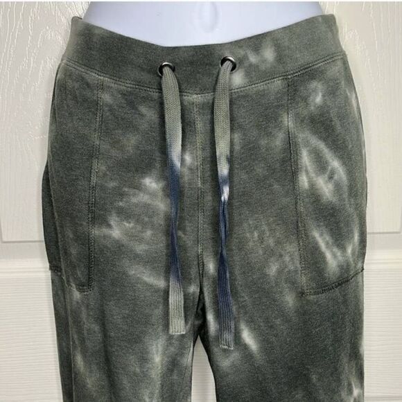 GREENTEA 2 Piece Tie Dye Jogger Set - Picture 10 of 11